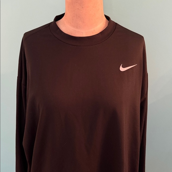 Nike Top - Picture 2 of 6